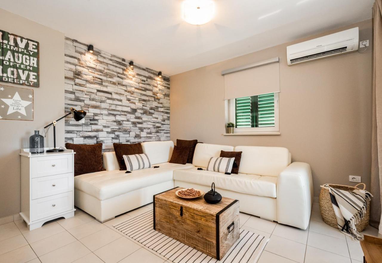 Apartment Cami -Stylish Apartment With A Beautiful Seaview Rabac Bagian luar foto