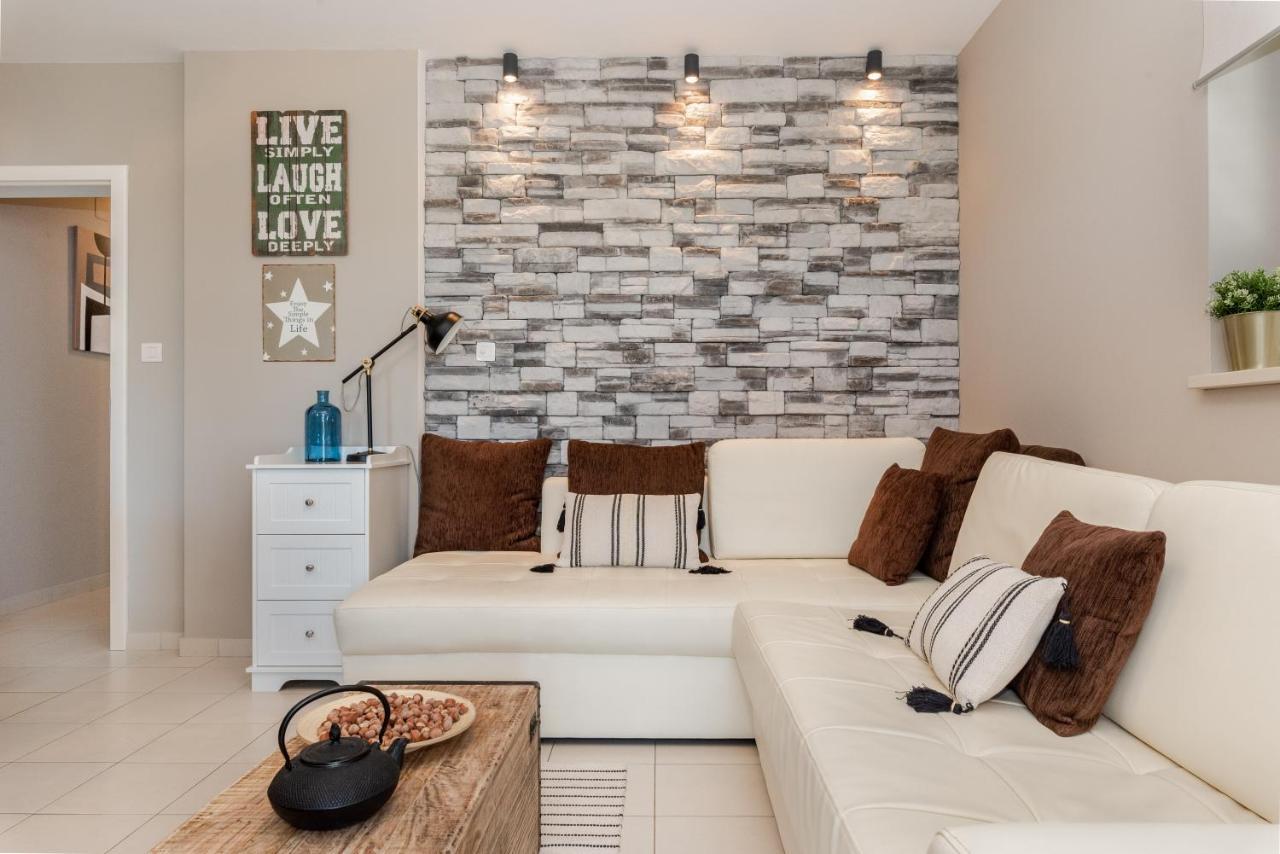 Apartment Cami -Stylish Apartment With A Beautiful Seaview Rabac Bagian luar foto
