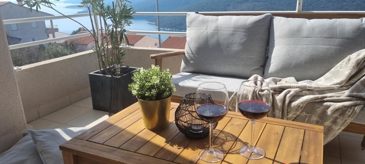 Apartment Cami -Stylish Apartment With A Beautiful Seaview Rabac Bagian luar foto