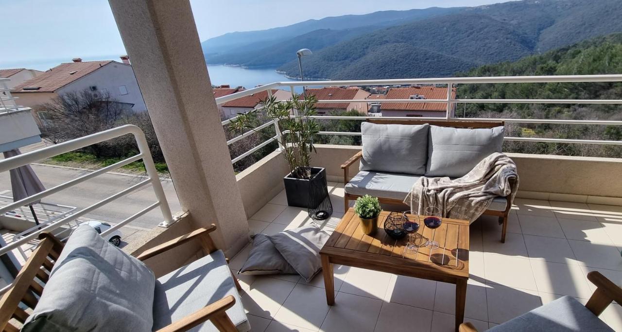 Apartment Cami -Stylish Apartment With A Beautiful Seaview Rabac Bagian luar foto